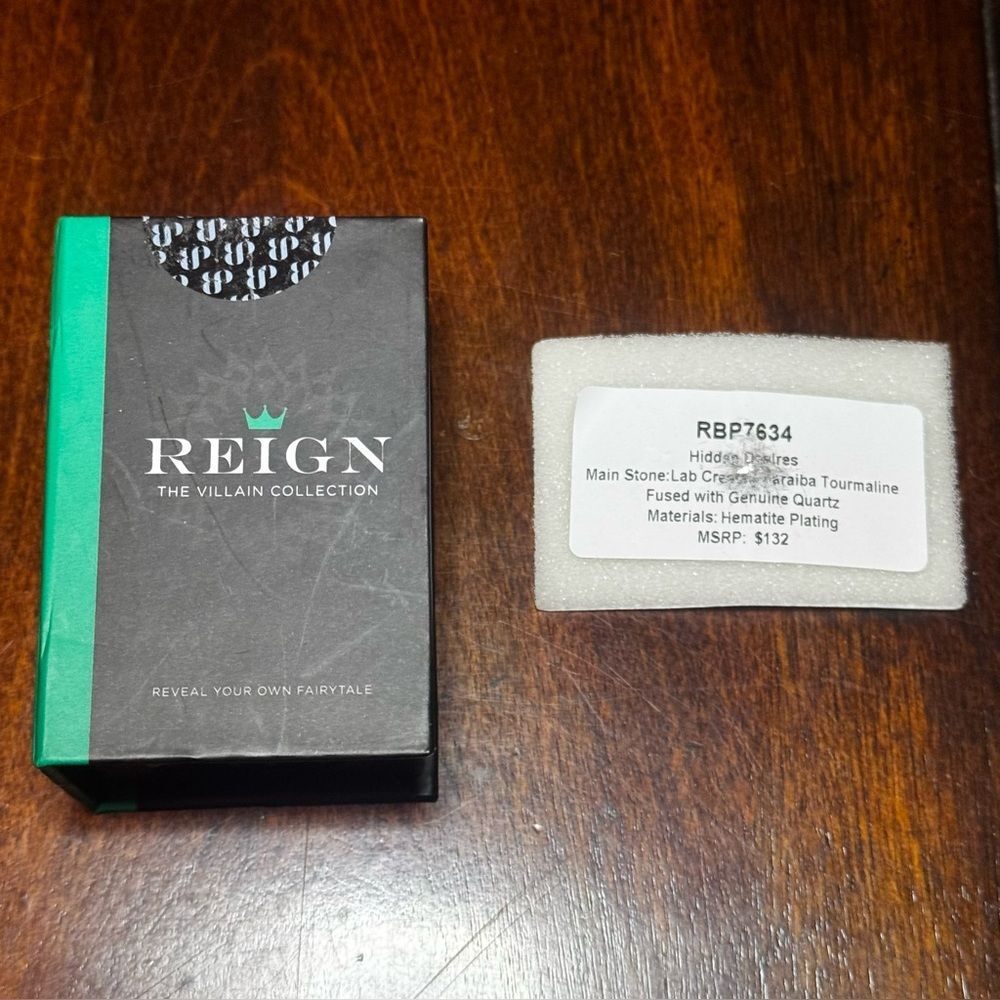 NIB Reign Silver Ring with Green Gemstone Size 11 - Picture 5 of 9